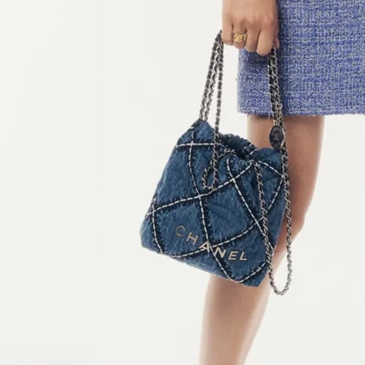 Сумка CHANEL 24P Logo - изображение 8