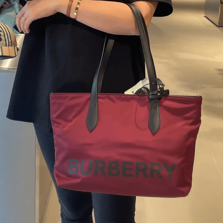 Мини-сумка Burberry Recycled Nylon Tote Bag Red - изображение 7