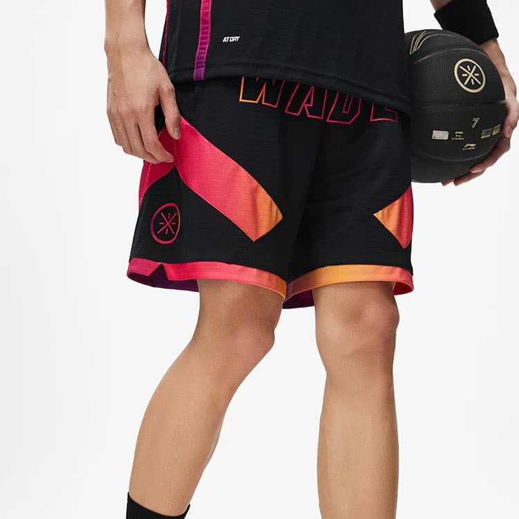 Тренировочные штаны LiNing Wade Series Black Shorts - изображение 3