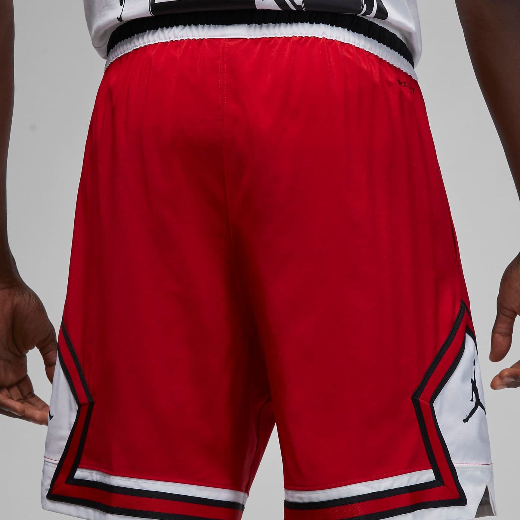 Тренировочные штаны Jordan Dri-FIT Sport Logo Shorts - изображение 4