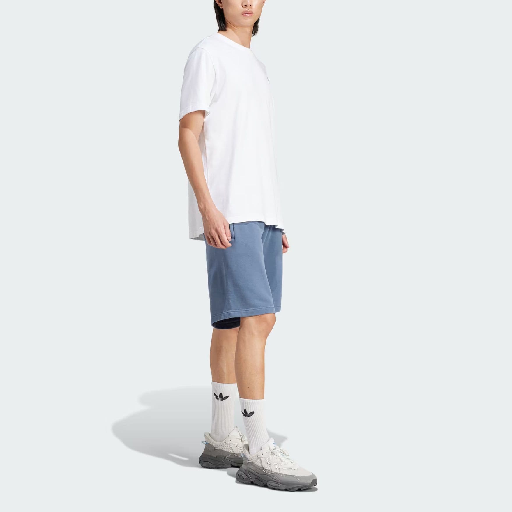 Шорты adidas Adicolor Outline Trefoil Shorts - изображение 4