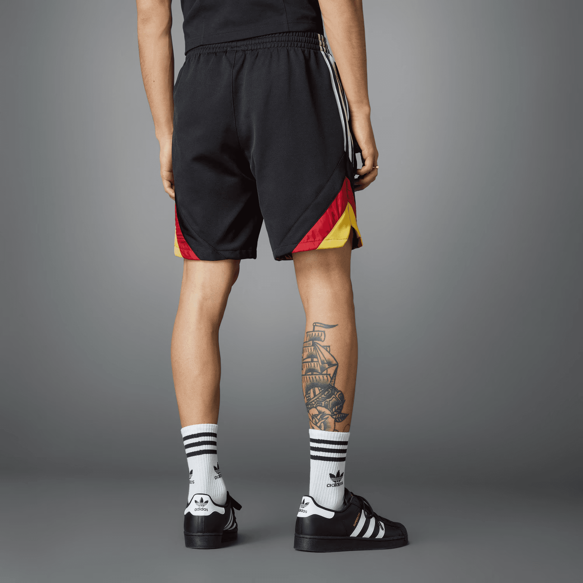 Шорты adidas Originals Germany Shorts - изображение 5