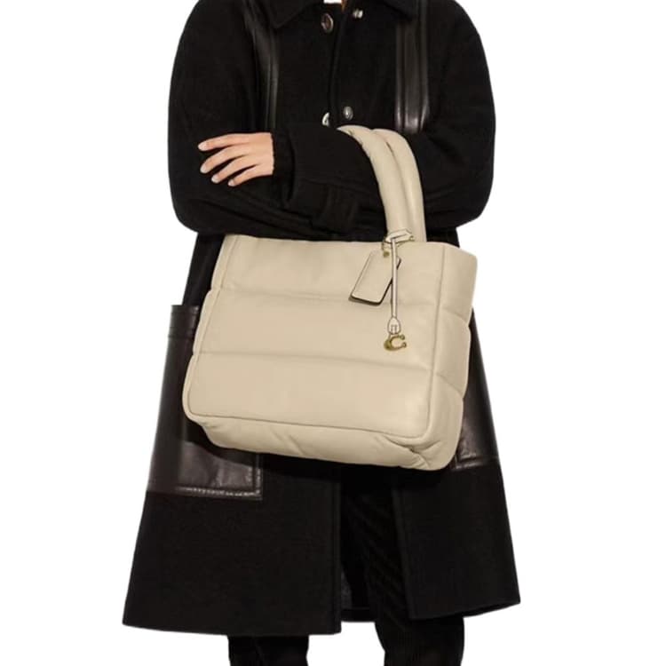 Сумка COACH Pillow 37 Ivory - изображение 5