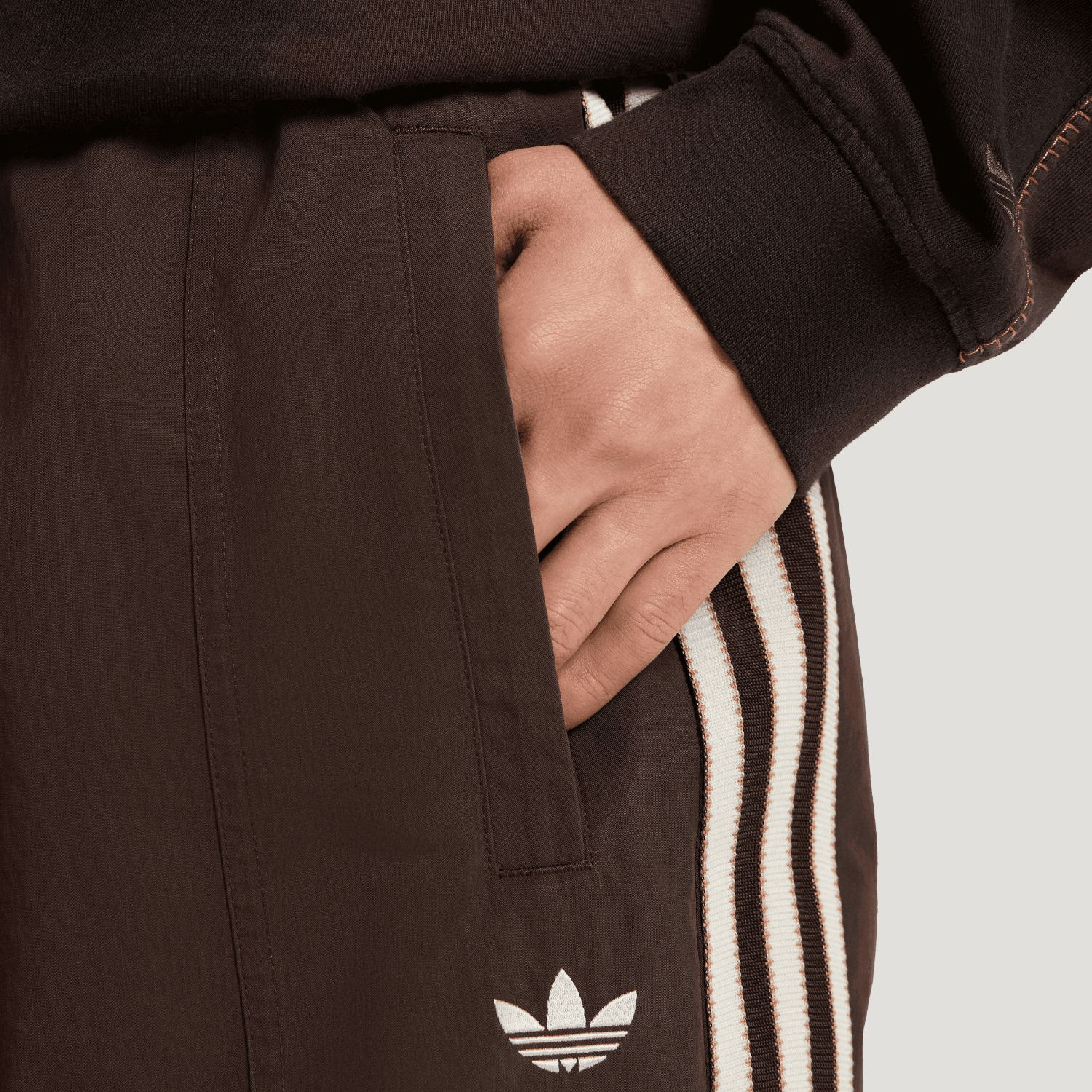 Тренировочные штаны adidas originals Disney - изображение 7