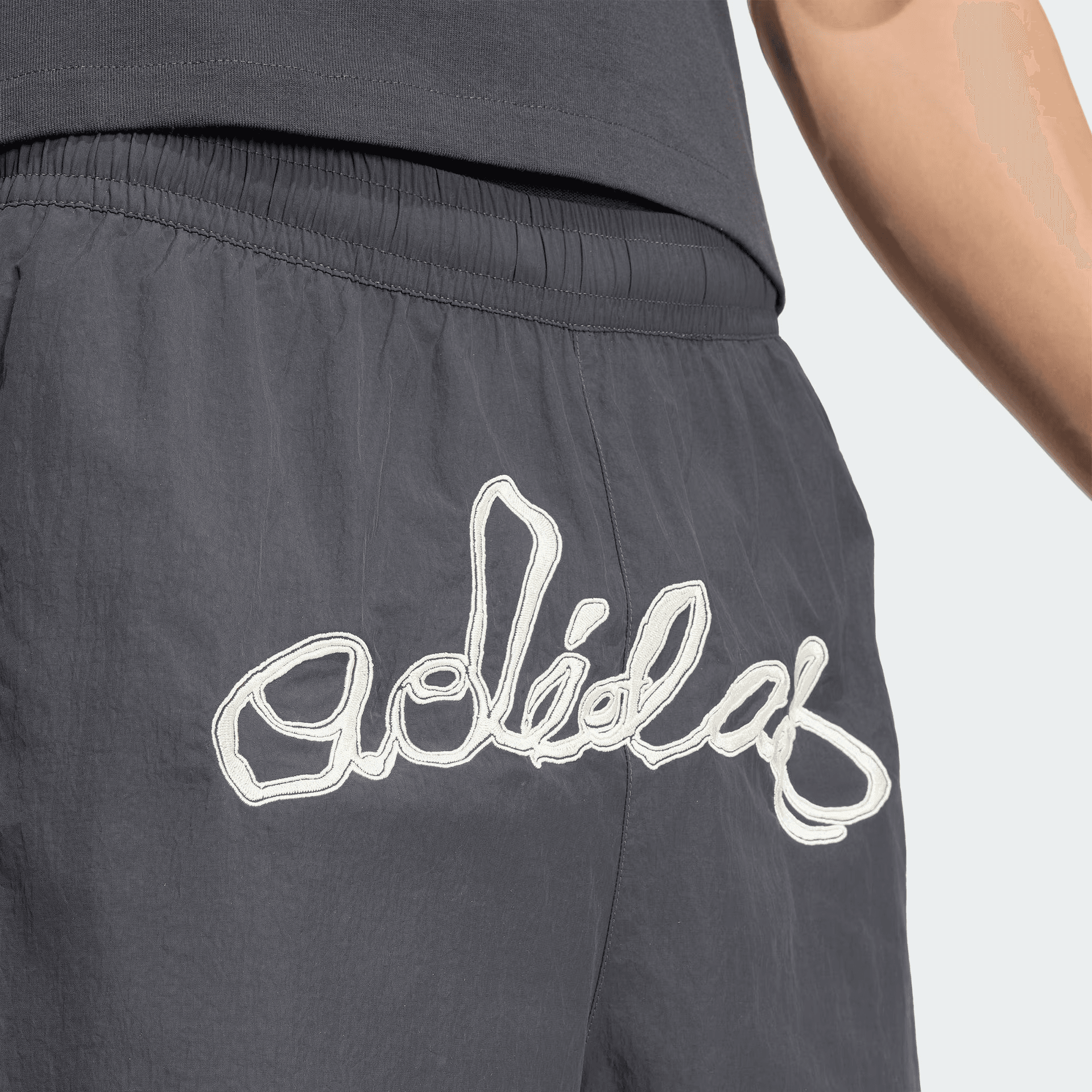 Тренировочные штаны adidas originals NYLON GFX SHORT - изображение 5