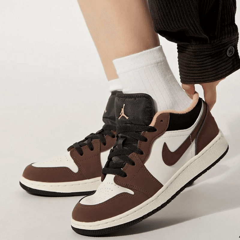Кроссовки для баскетбола Jordan Air Jordan 1 Low SE GS - изображение 5