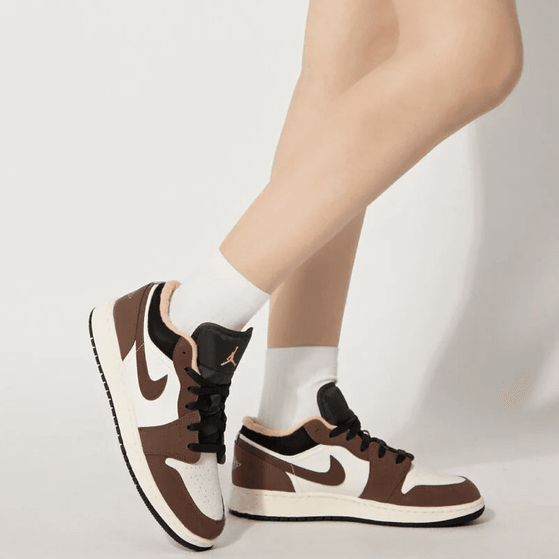 Кроссовки для баскетбола Jordan Air Jordan 1 Low SE GS - изображение 4