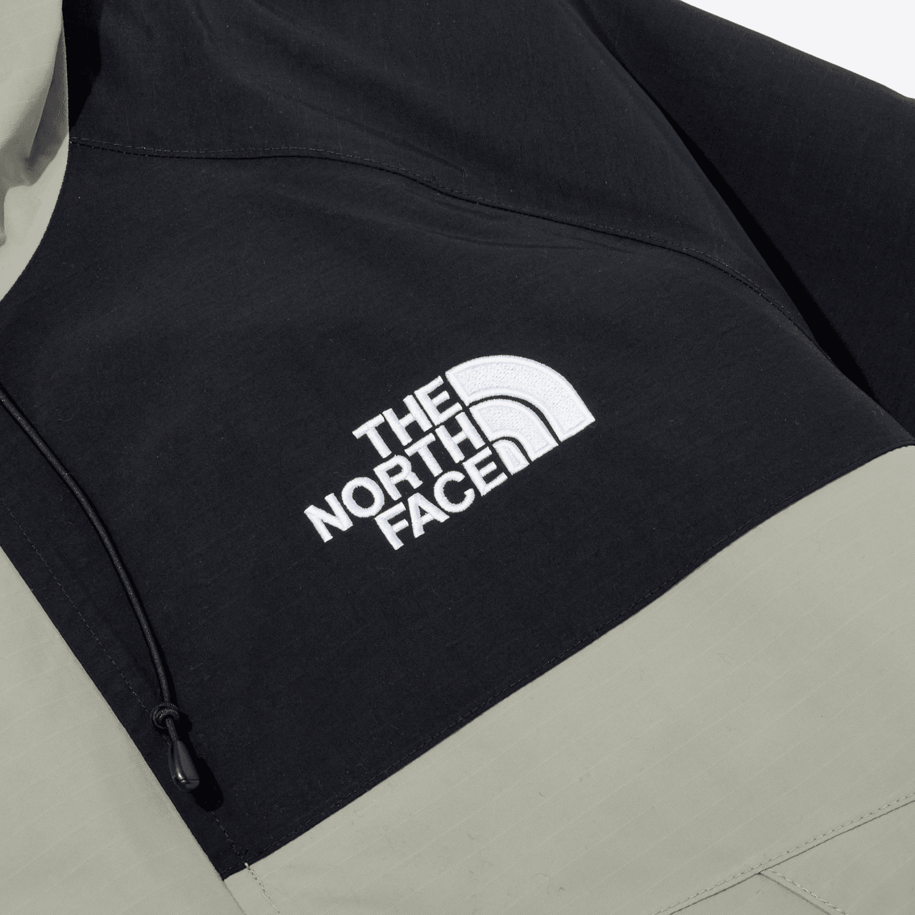 Демисезонная куртка The North Face DryVent Jacket Green - изображение 6