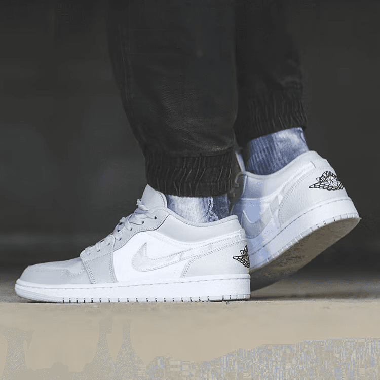 Кроссовки для баскетбола Jordan Air Jordan 1 Low SE Dior GS - изображение 4