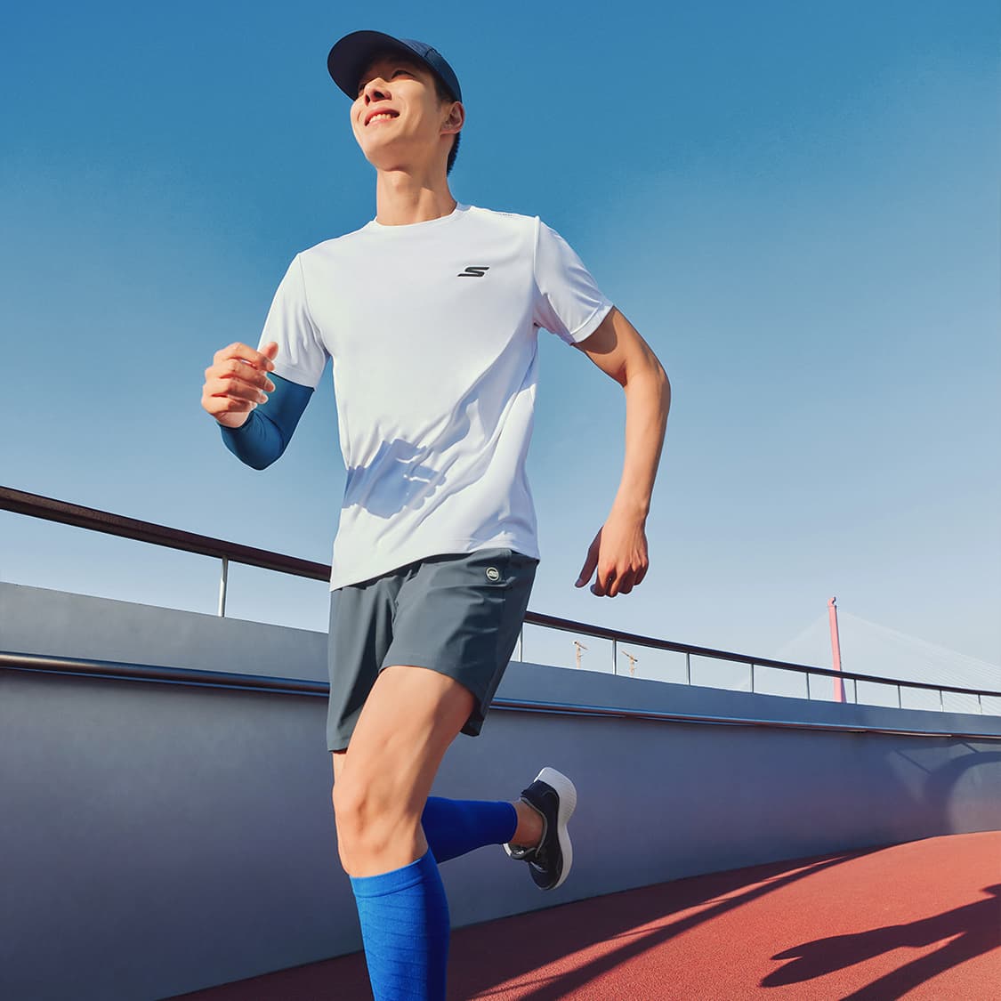 Тренировочные штаны Skechers - изображение 3