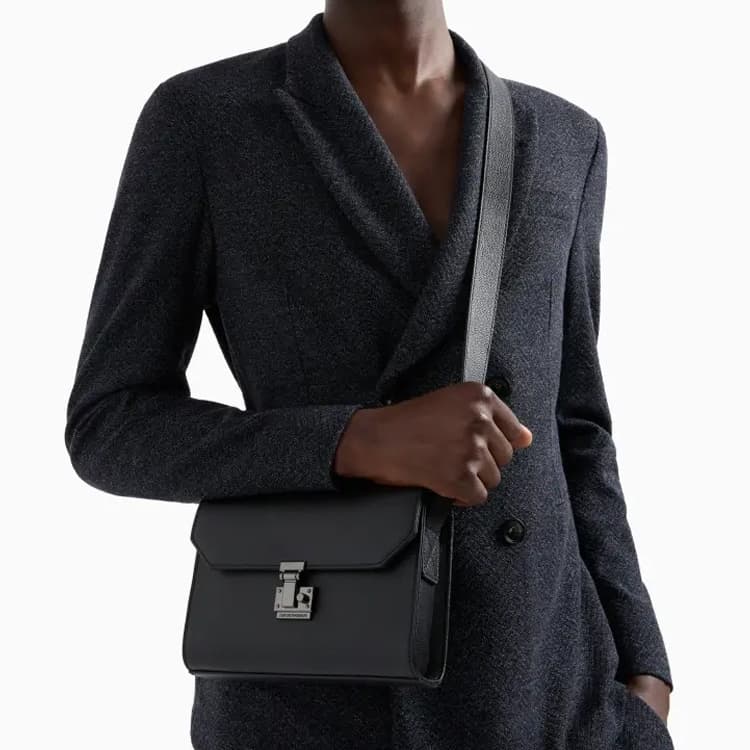 Сумка через плечо EMPORIO ARMANI - изображение 4