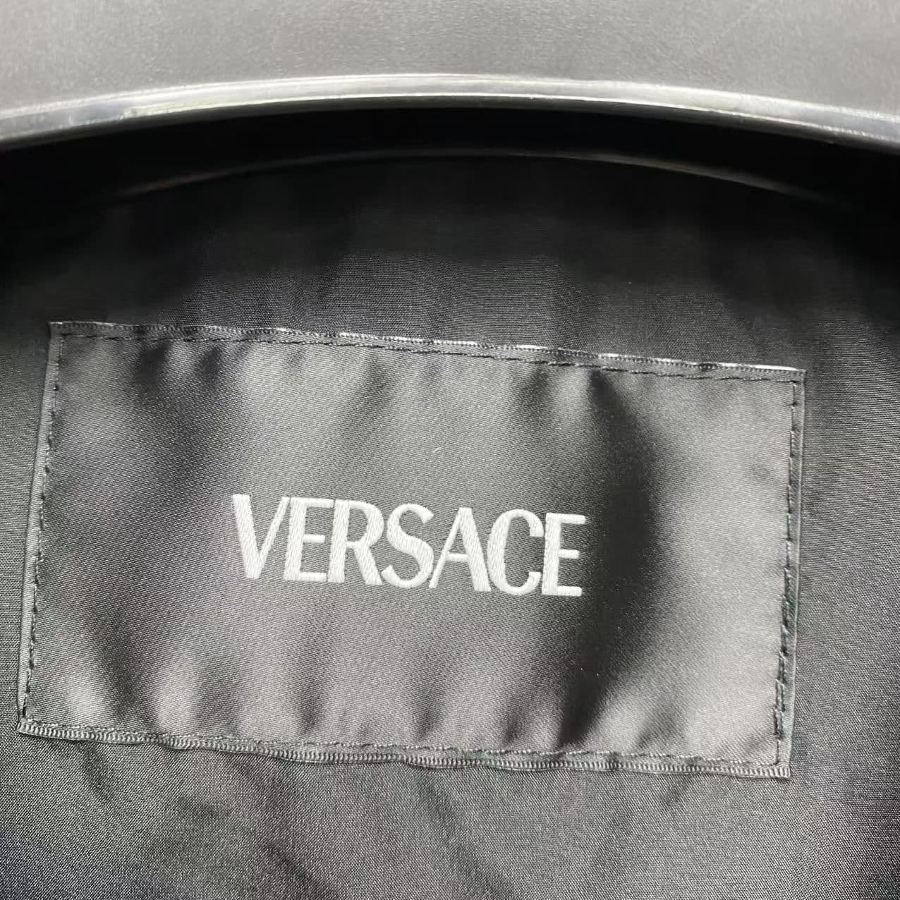Куртка VERSACE - изображение 4