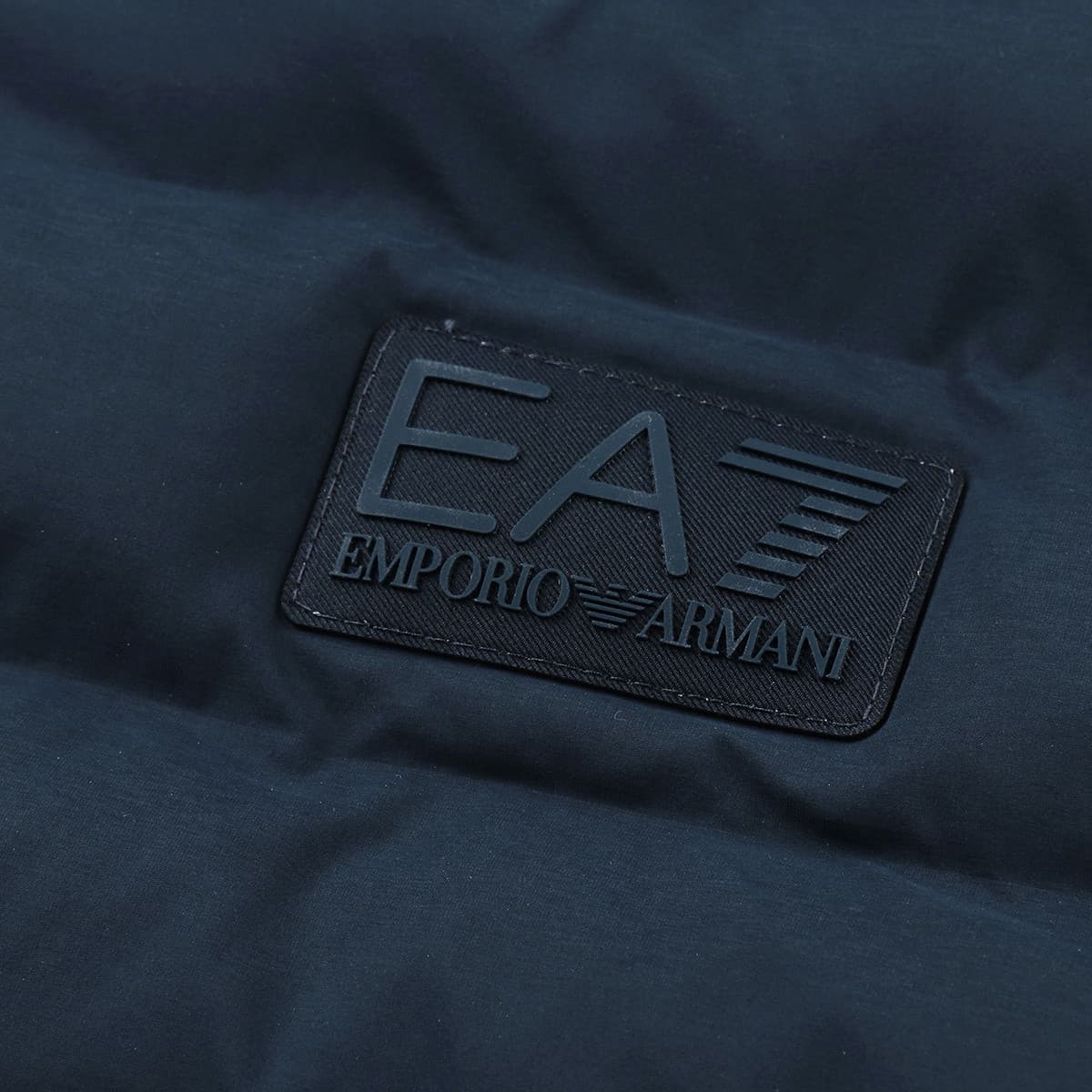 Зимняя куртка пуховик EMPORIO ARMANI EA7 FW25 Logo - изображение 8