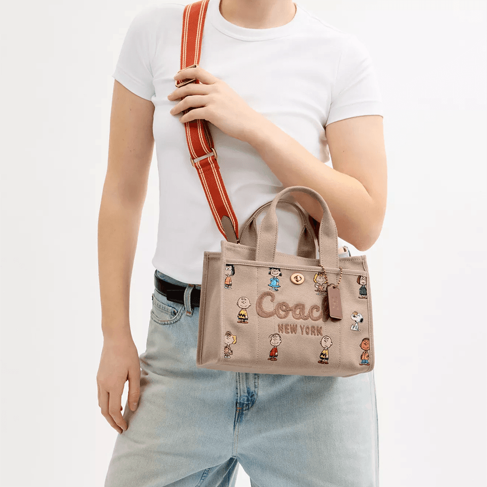 Сумка COACH x PEANUTS FRIENDS CARGO 26 Tote - изображение 7