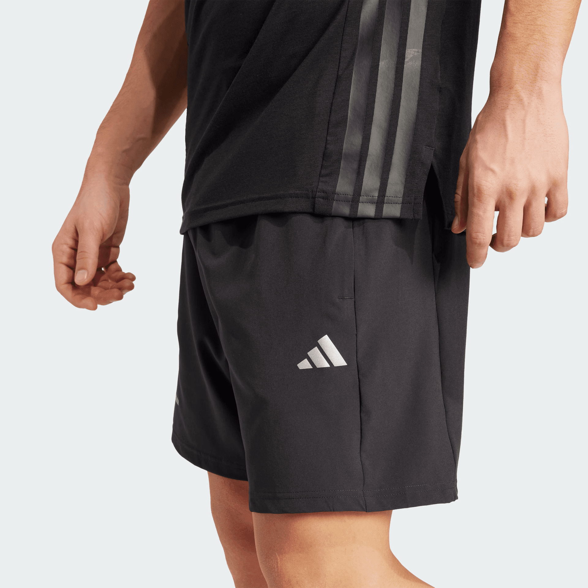 Тренировочные штаны adidas ESSENTIALS SS25 - изображение 5