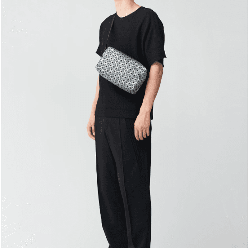 Сумка через плечо ISSEY MIYAKE Saddle - изображение 4